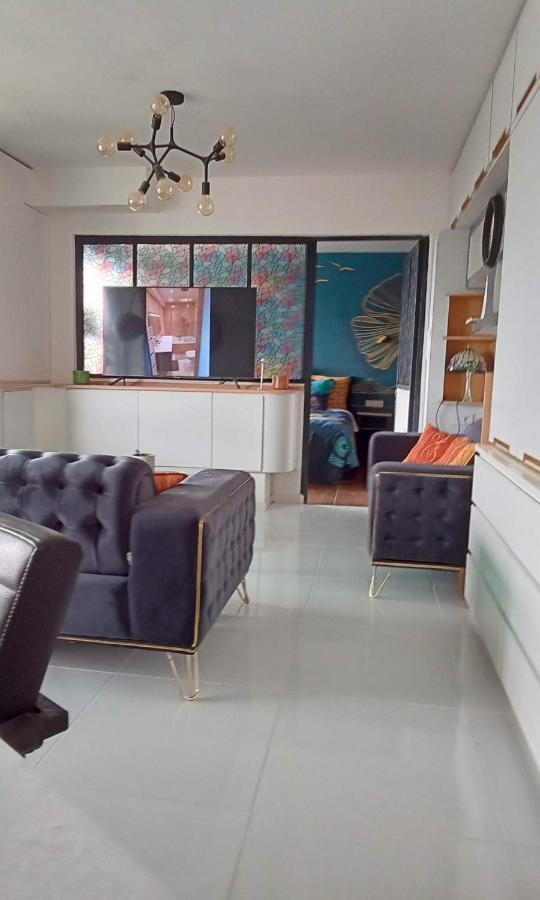 Appartement Centre Mediacite Possible Parking Terrasse Immense 8eme Pour 2 Personnes Liège